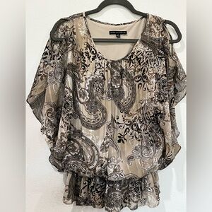 Sara Michelle Ivory Top